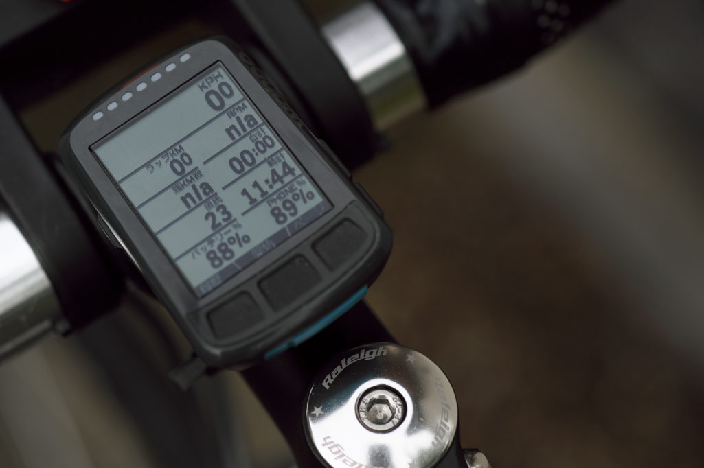ステムに取り付けたWAHOO　ELMENT　BOLT